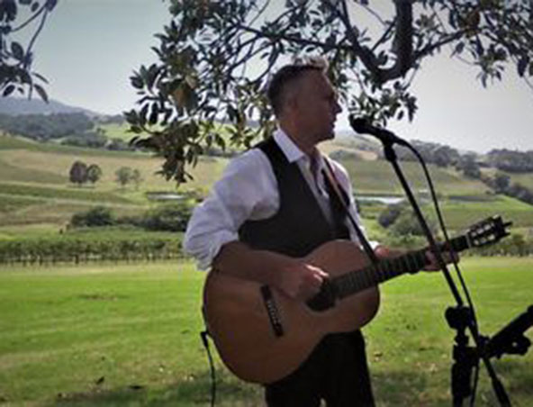 Acoustic Wedding Singer Mark