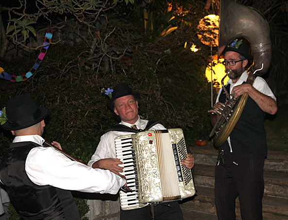 Gypsy Jazz Band Sydney - Musicians - Entertainers - Roving Band