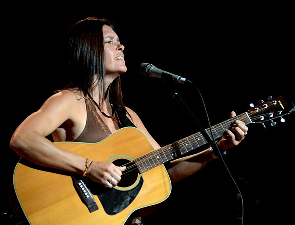 Acoustic Soloist Singer Sydney - Nicole - Wedding Music