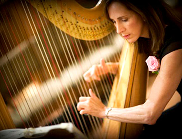 Sydney Harpist Eva