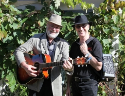 Irish Music Duo Sydney